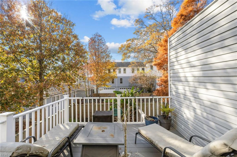 Photo 18 of 47 residential for sale in Virginia Beach virginia