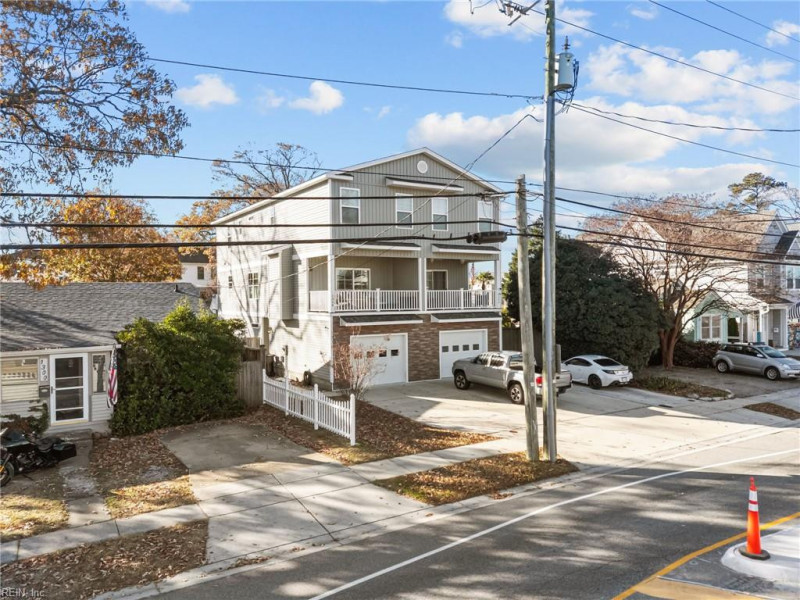 Photo 4 of 47 residential for sale in Virginia Beach virginia
