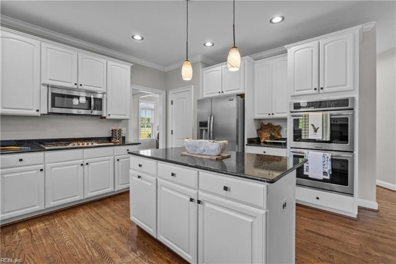 Photo 19 of 50 residential for sale in Chesapeake virginia