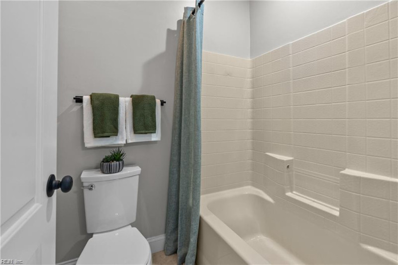 Photo 40 of 50 residential for sale in Chesapeake virginia