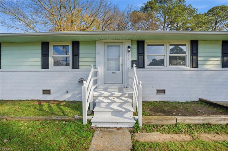 Photo 4 of 25 residential for sale in Newport News virginia