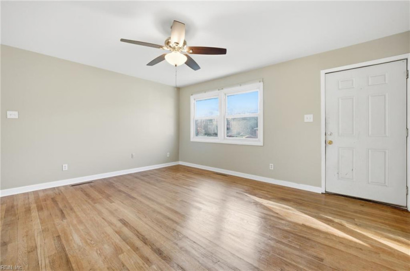 Photo 5 of 25 residential for sale in Newport News virginia