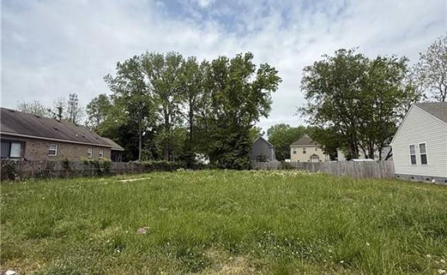 6232 Old Townpoint Road, Suffolk, VA 23435