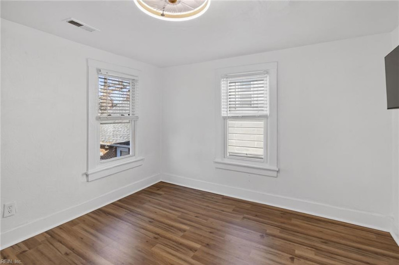 Photo 11 of 20 residential for sale in Norfolk virginia