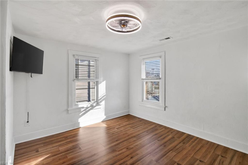 Photo 14 of 20 residential for sale in Norfolk virginia