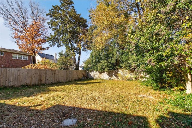 Photo 17 of 20 residential for sale in Norfolk virginia