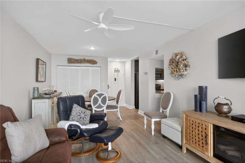 Photo 2 of 25 residential for sale in Virginia Beach virginia