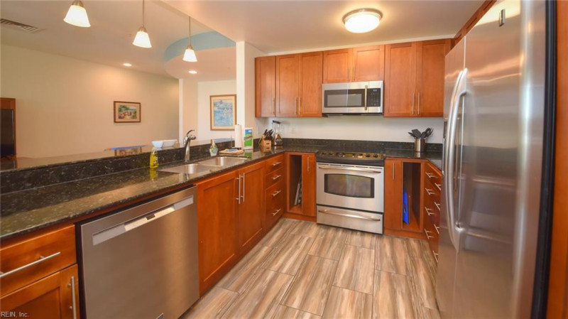 Photo 11 of 43 residential for sale in Virginia Beach virginia