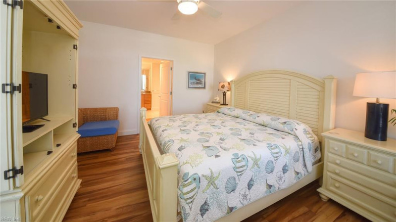 Photo 12 of 43 residential for sale in Virginia Beach virginia