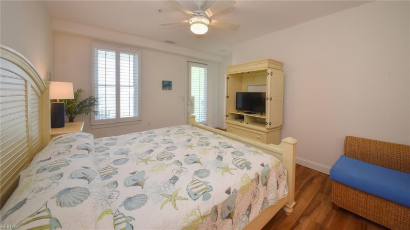 Photo 13 of 43 residential for sale in Virginia Beach virginia