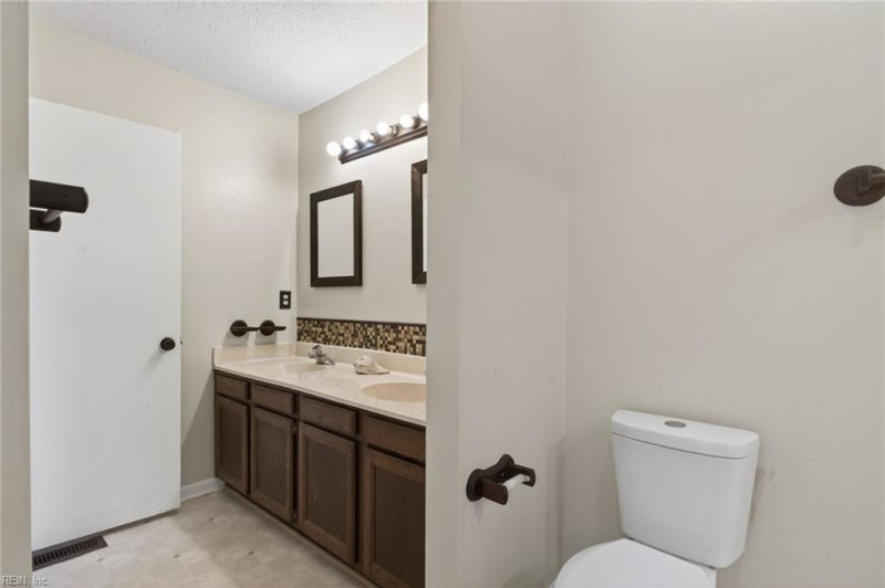 Photo 27 of 36 residential for sale in Hampton virginia