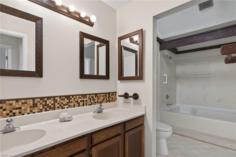 Photo 28 of 36 residential for sale in Hampton virginia