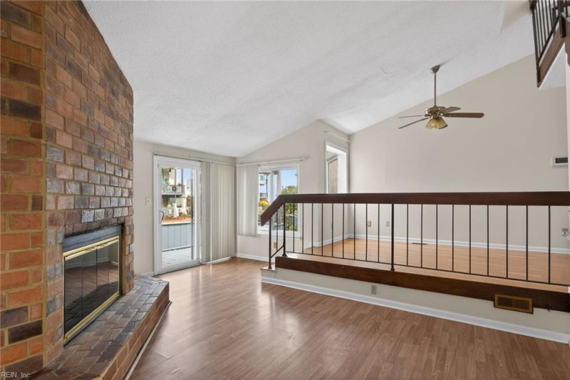 Photo 8 of 36 residential for sale in Hampton virginia