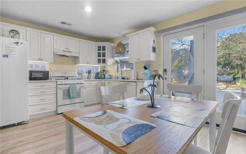 Photo 10 of 25 residential for sale in Virginia Beach virginia