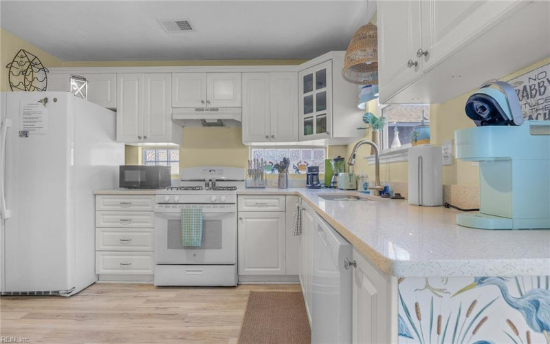 Photo 7 of 25 residential for sale in Virginia Beach virginia