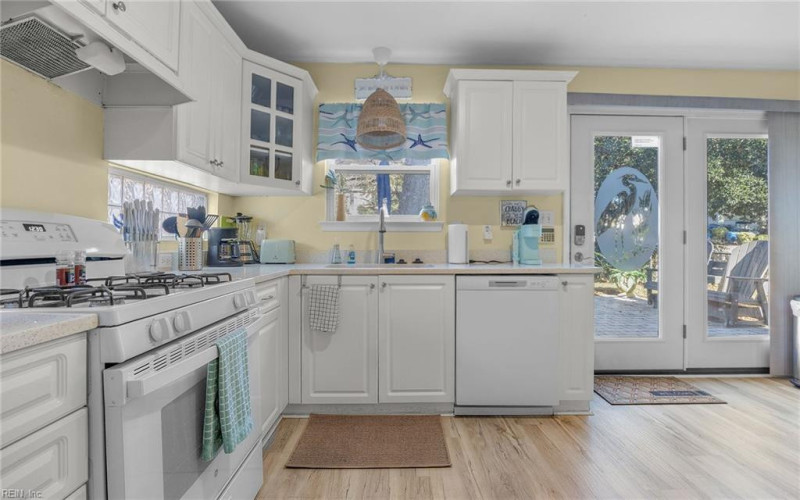 Photo 8 of 25 residential for sale in Virginia Beach virginia