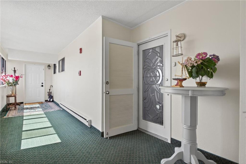 Photo 4 of 29 residential for sale in Virginia Beach virginia