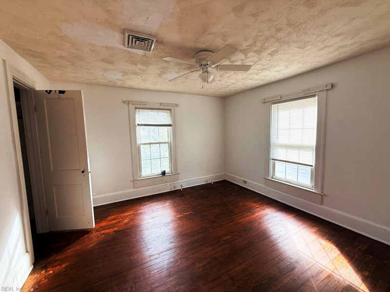 Photo 35 of 40 residential for sale in Northampton County virginia