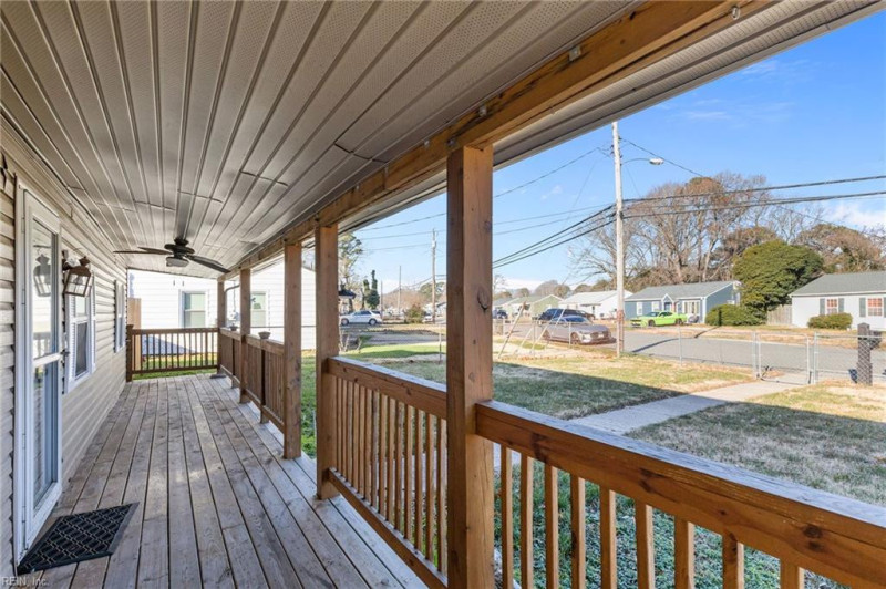 Photo 17 of 39 residential for sale in Hampton virginia