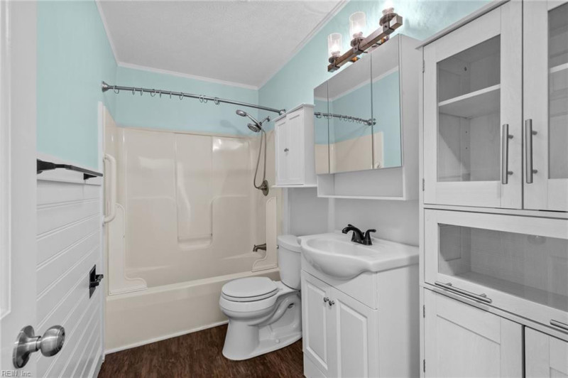 Photo 33 of 39 residential for sale in Hampton virginia