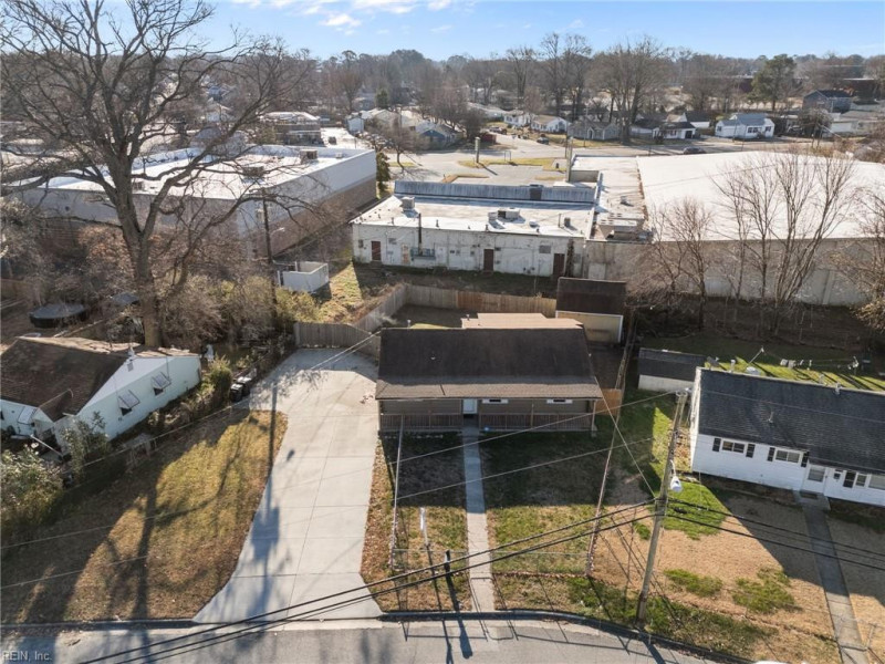 Photo 4 of 39 residential for sale in Hampton virginia