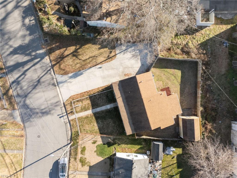 Photo 5 of 39 residential for sale in Hampton virginia