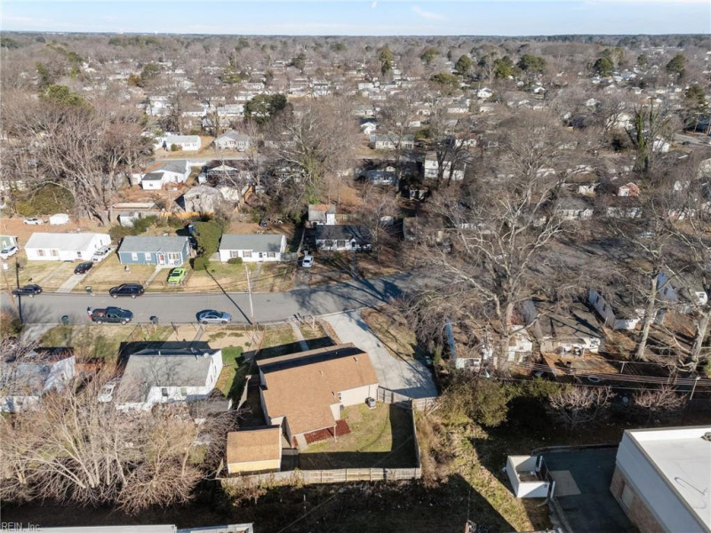 Photo 6 of 39 residential for sale in Hampton virginia