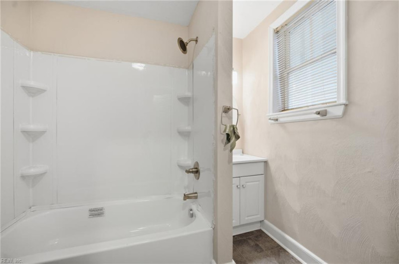 Photo 13 of 32 residential for sale in Norfolk virginia