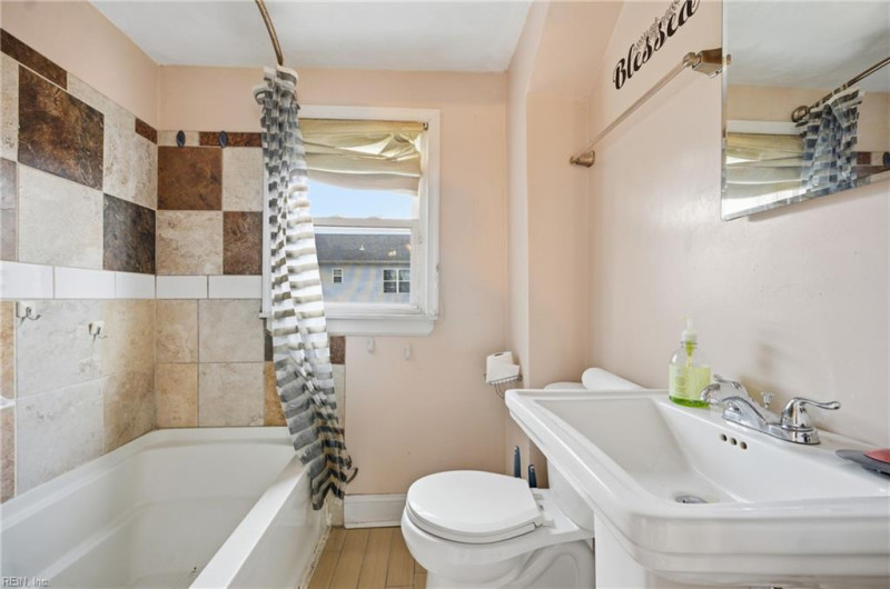 Photo 16 of 32 residential for sale in Norfolk virginia
