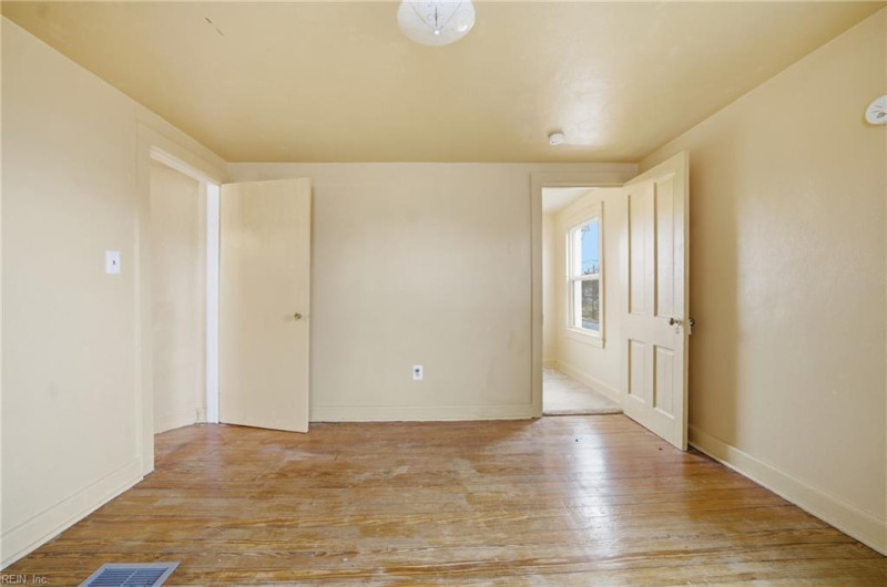 Photo 27 of 32 residential for sale in Norfolk virginia