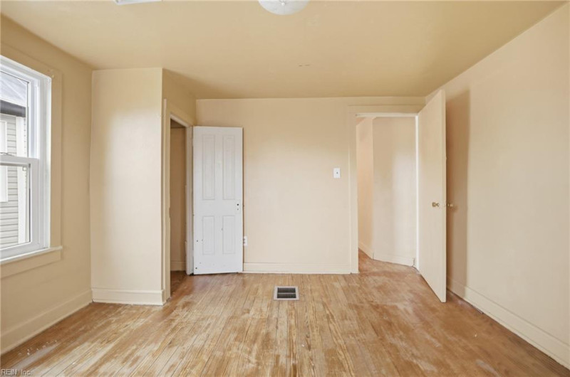 Photo 28 of 32 residential for sale in Norfolk virginia
