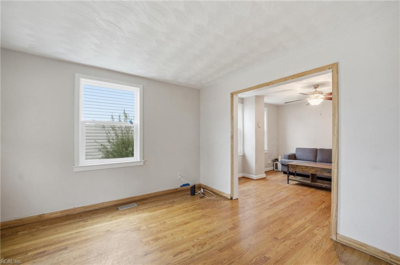 Photo 3 of 32 residential for sale in Norfolk virginia