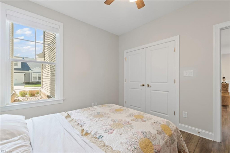 Photo 16 of 46 residential for sale in Chesapeake virginia