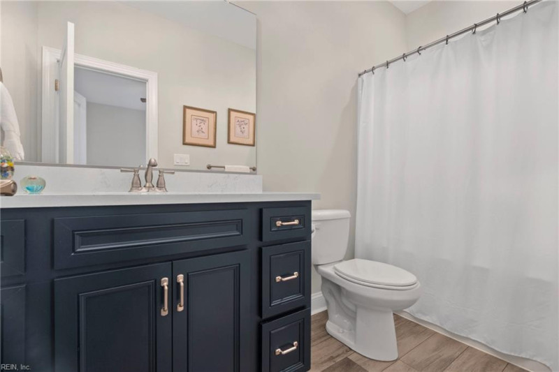Photo 17 of 46 residential for sale in Chesapeake virginia