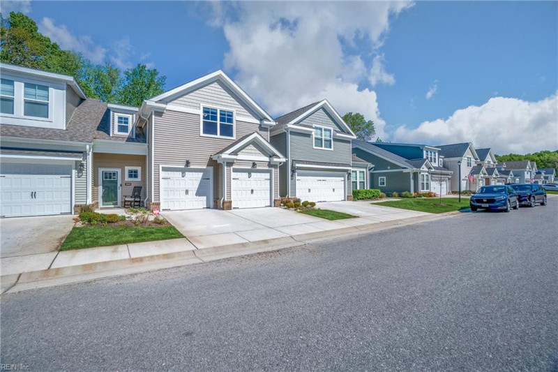 Photo 2 of 46 residential for sale in Chesapeake virginia