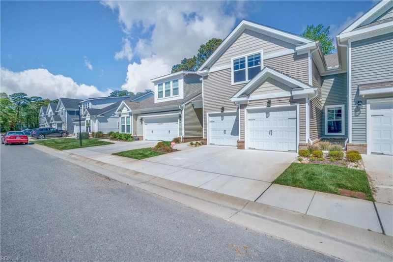 Photo 4 of 46 residential for sale in Chesapeake virginia