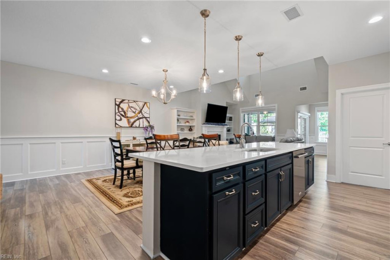 Photo 5 of 46 residential for sale in Chesapeake virginia