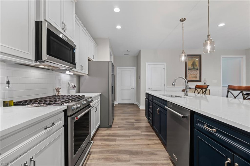 Photo 7 of 46 residential for sale in Chesapeake virginia
