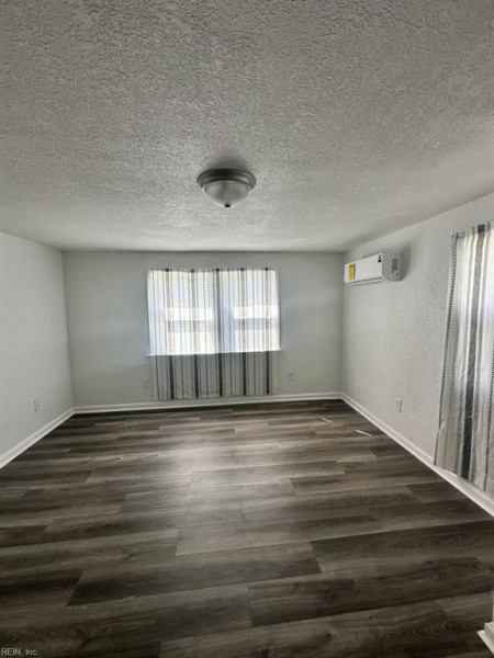 Photo 10 of 22 residential for sale in Portsmouth virginia