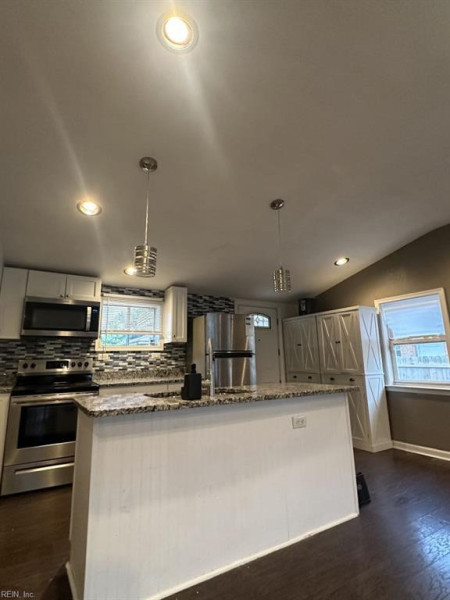 Photo 3 of 22 residential for sale in Portsmouth virginia