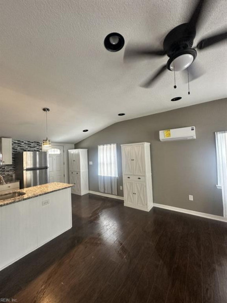 Photo 4 of 22 residential for sale in Portsmouth virginia