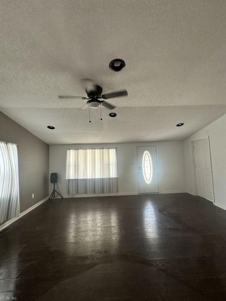 Photo 6 of 22 residential for sale in Portsmouth virginia