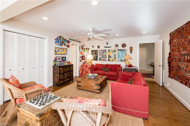 Photo 18 of 44 residential for sale in Virginia Beach virginia