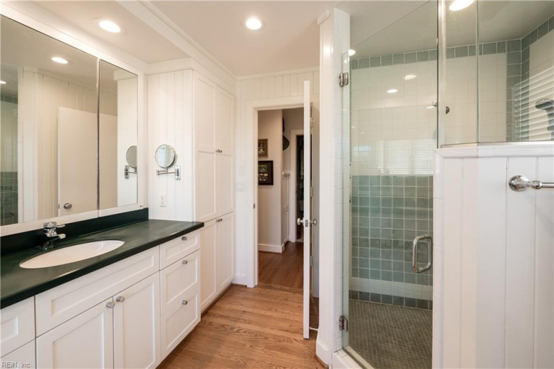 Photo 23 of 44 residential for sale in Virginia Beach virginia