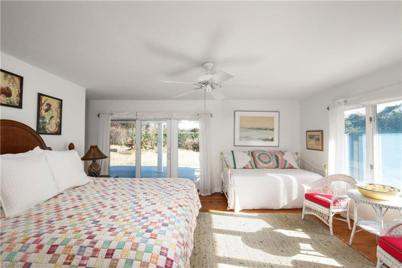 Photo 25 of 44 residential for sale in Virginia Beach virginia