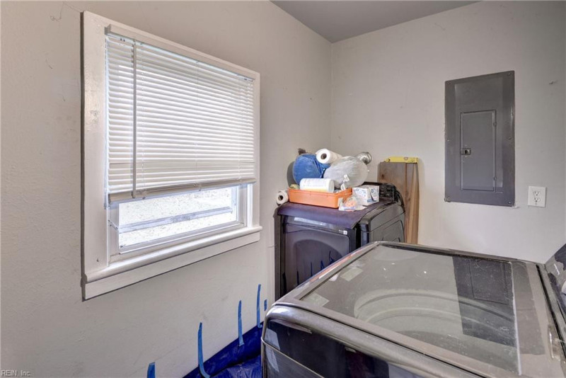 Photo 11 of 21 residential for sale in Hampton virginia