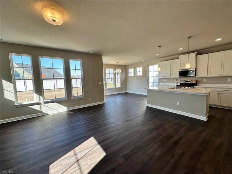 Photo 3 of 12 residential for sale in Suffolk virginia