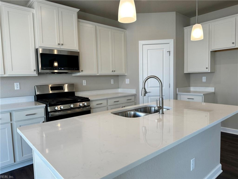 Photo 5 of 12 residential for sale in Suffolk virginia