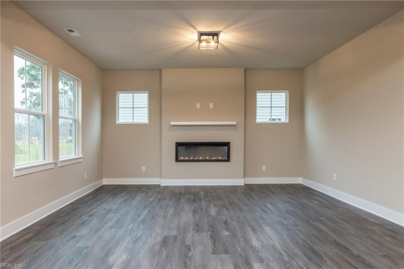 Photo 9 of 27 residential for sale in Suffolk virginia
