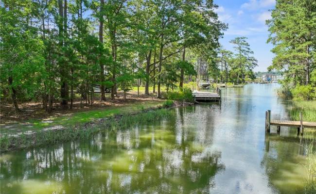 106 Anchor Drive, York County, VA 23692